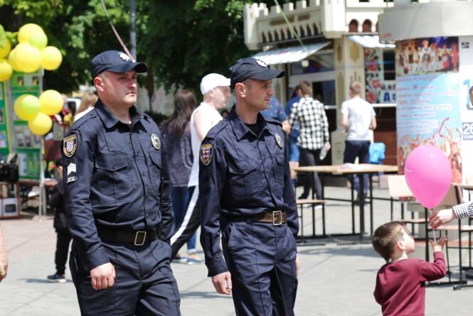 Понад 100 правоохоронців слідкуватимуть за порядком під час святкових вихідних