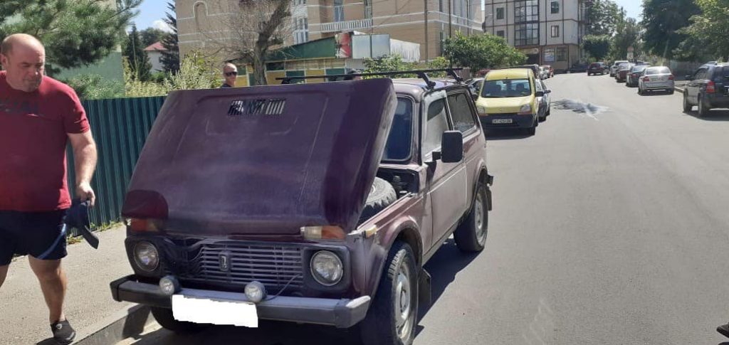 В середмісті Богородчан загорілося авто ФОТО