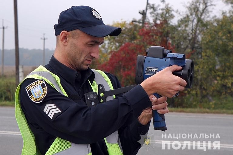 Прикарпатських водіїв закликають дотримуватись правил дорожнього руху