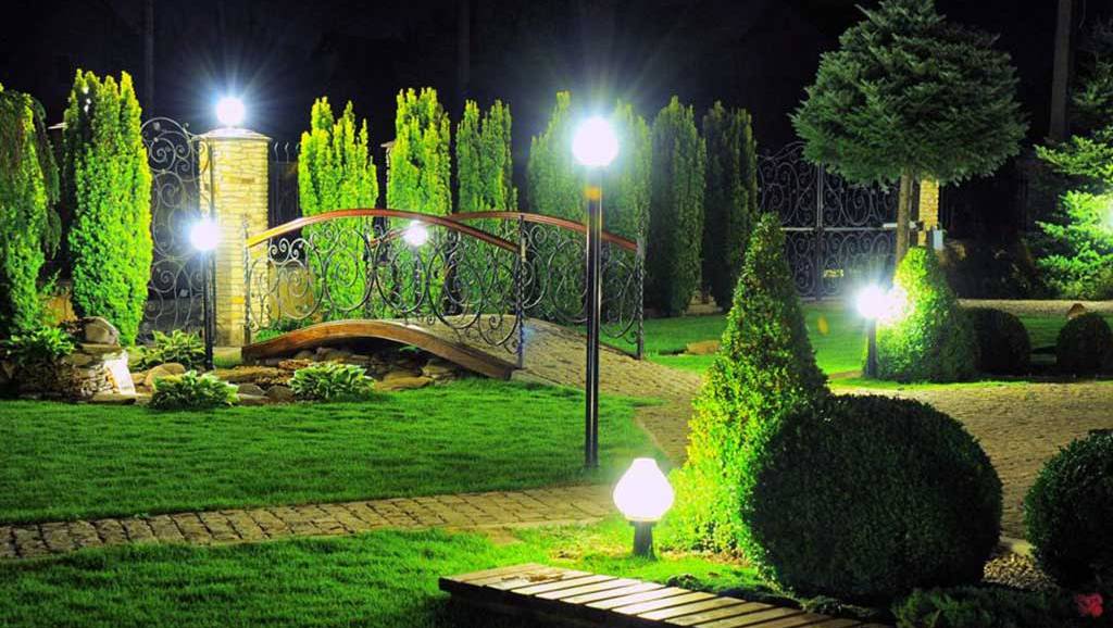 Садовые светильники для вашего газона