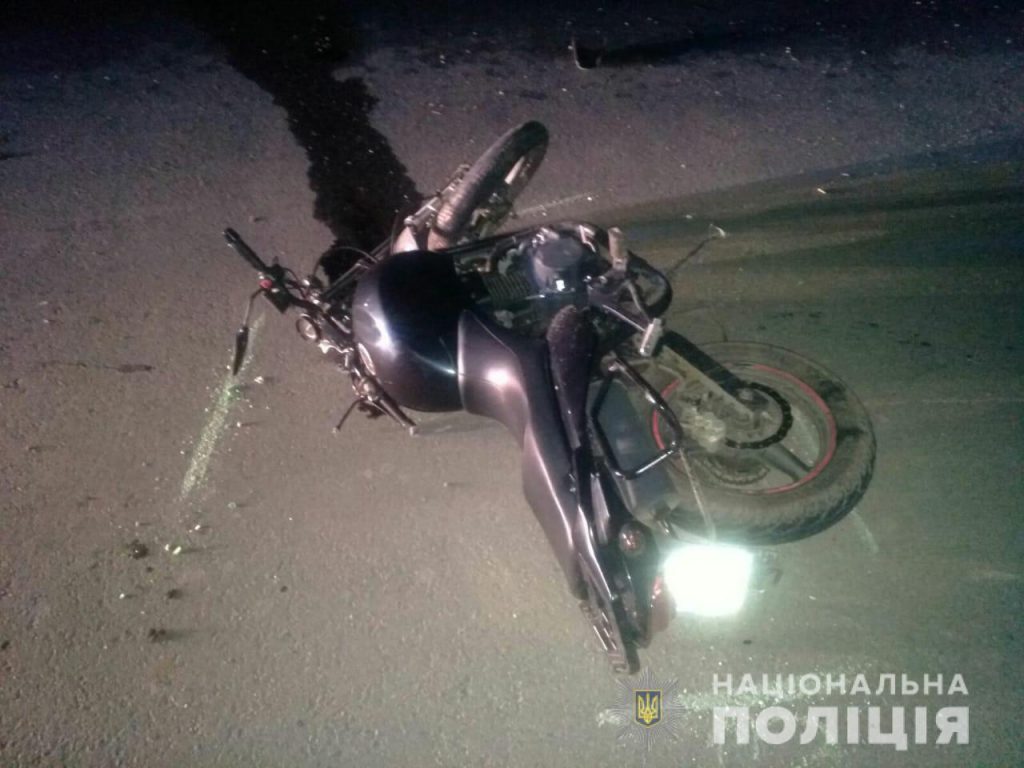 На Прикарпатті посеред ночі розбився на смерть ще один молодий молодий мотоцикліст