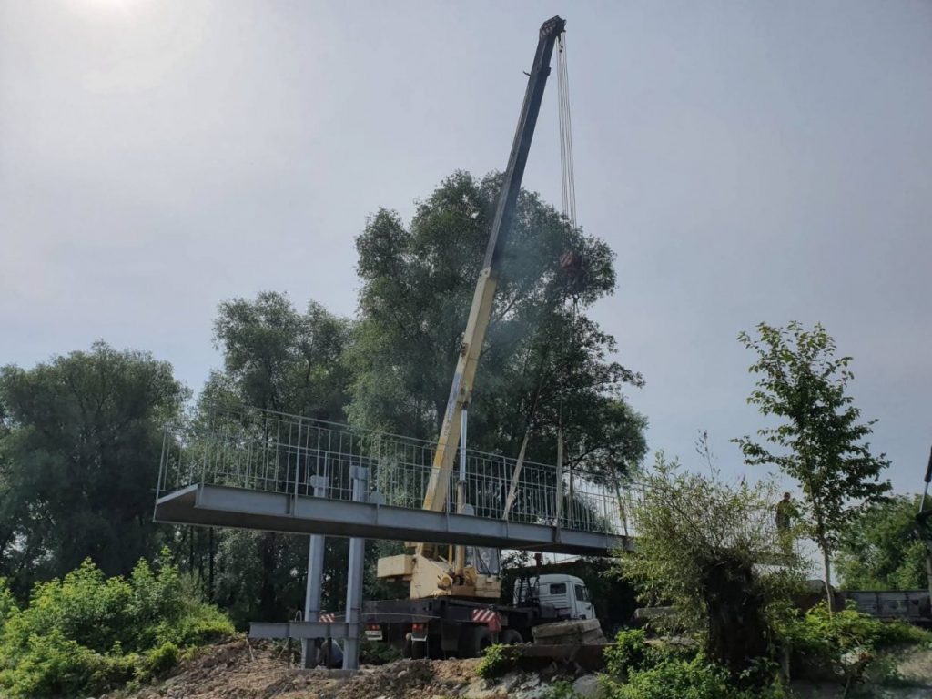 В передмісті Івано-Франківська відновили два мости, які пошкодила повінь ФОТО