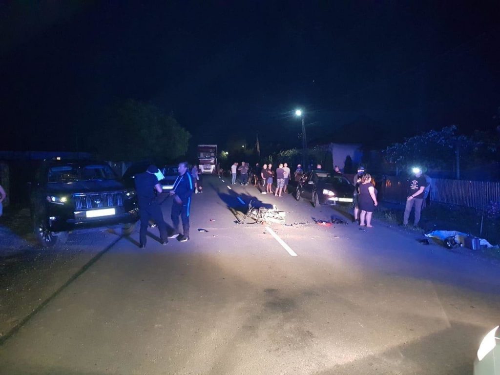 В Надвірній, п'яна водійка мотоцикла із неповнолітнім нетверезим пасажиром, мало не загинули у ДТП
