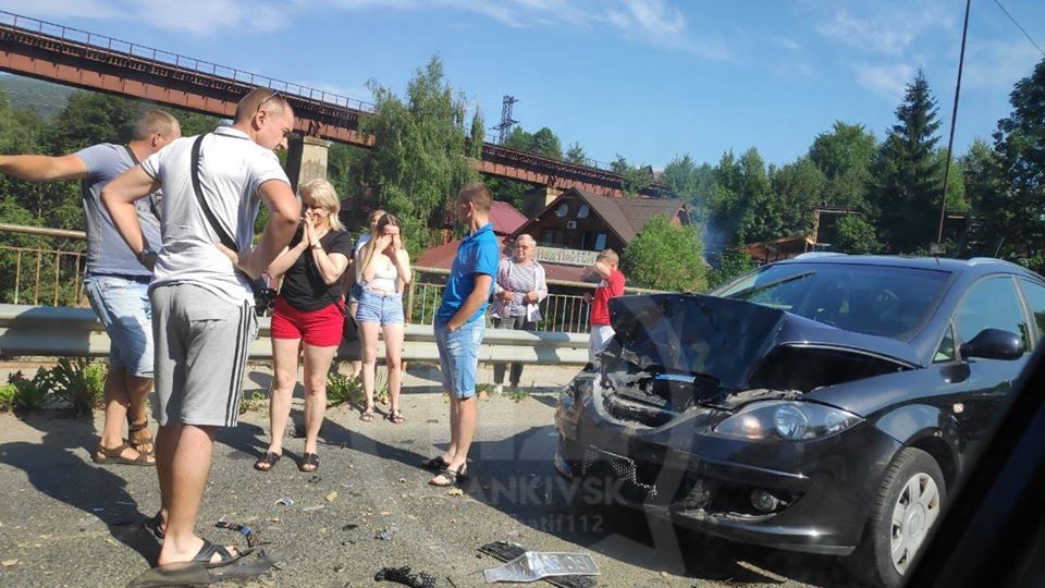 У курортному Яремче зіткнулися дві автівки: фото