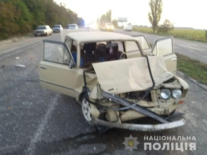 В курортному Микуличині зіткнулися два автомобіля - двоє водіїв отримали травми