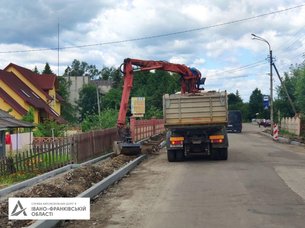 У Ланчині на фінішній прямій ремонт дороги, яку пошкодила червнева повінь