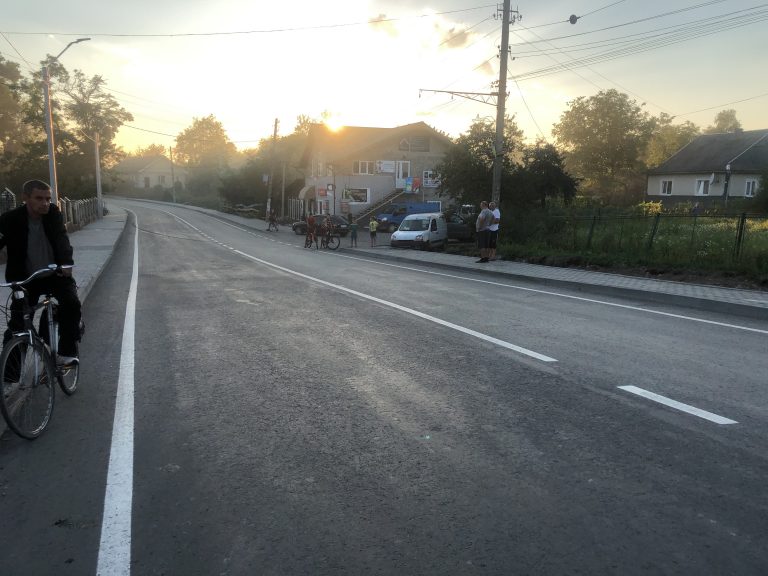 На Прикарпатті п'яний водіїв скоїв ДТП та намагається уникнути покарання. Свідки просять розголосу. ФОТО