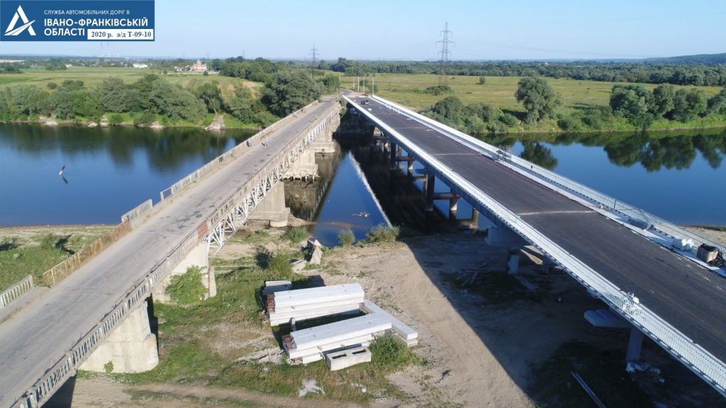 Після тривалої перерви на Калущині таки завершують будівництво мосту через Дністер ФОТО