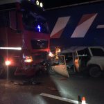 Легковик влетів у вантажівку, що зупинилась на зустрічній: поліція з’ясовує обставини ДТП на Прикарпатті, в якій четверо загиблих ФОТО