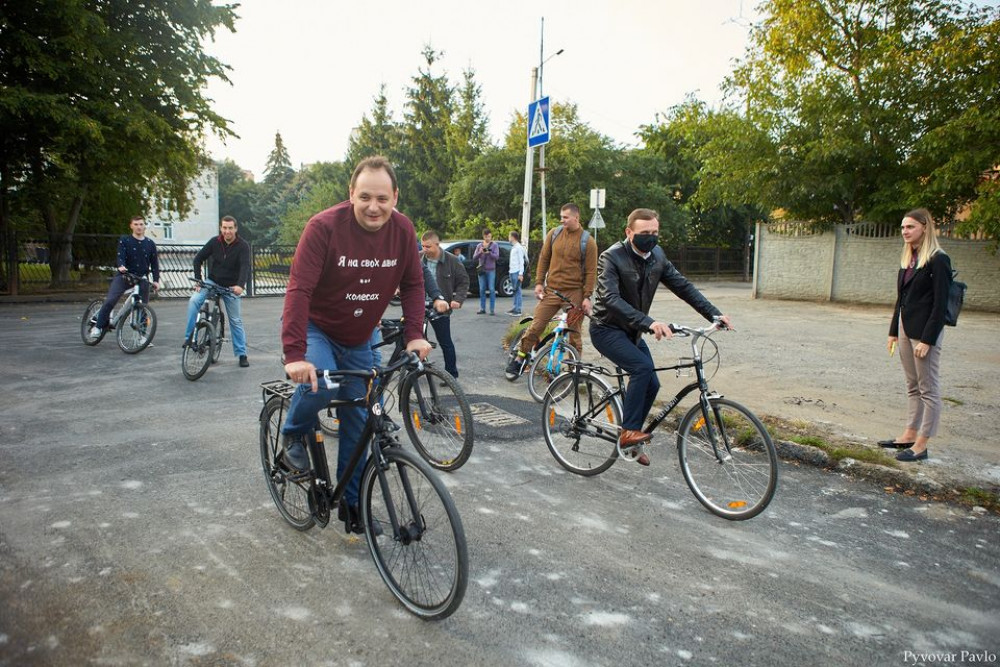 «Чорна п'ятниця» зазирнула на Позитрон ФОТОРЕПОРТАЖ