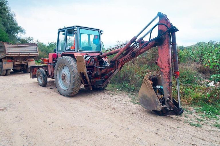 Поліція затримала прикарпатців, які крали гравій