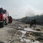 На Прикарпатті зайнялося сміттєзвалище: з вогнем борються рятувальники