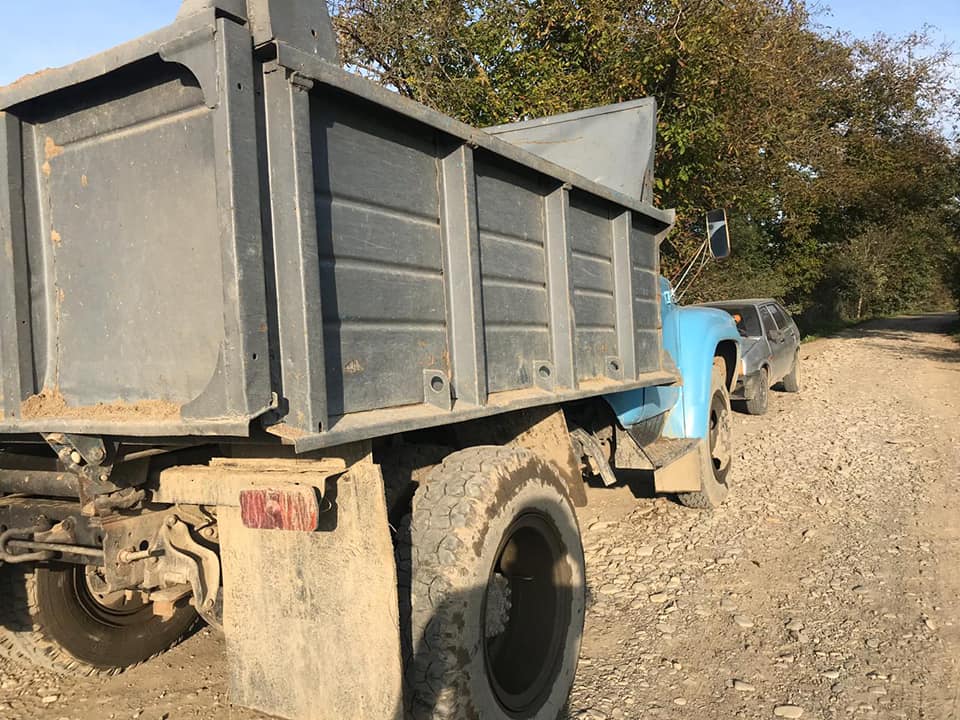 На Прикарпатті виявили факт незаконного перевезення піщано-гравійної суміші