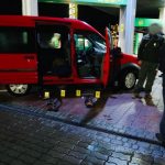 На Франківщині зупинили водія, в автомобілі якого виявили незареєстровану зброю та боєприпаси