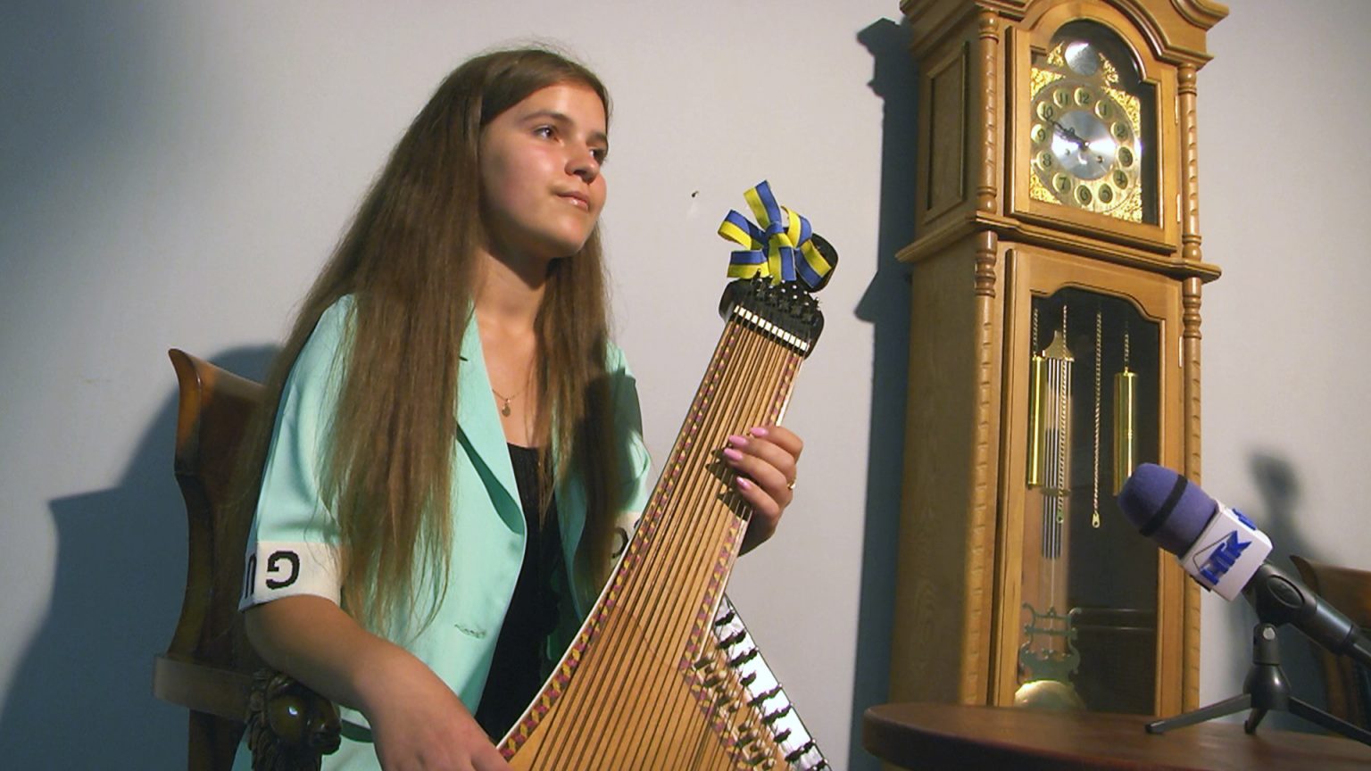 Прикарпатка з бандурою перемогла в «Караоке на дивані» ВІДЕО