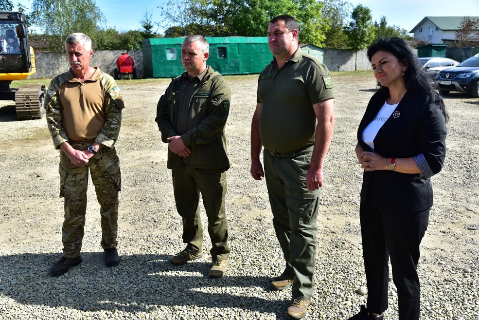 Прикарпатські лісівники отримали спецтехніку для ліквідації наслідків повені ФОТО