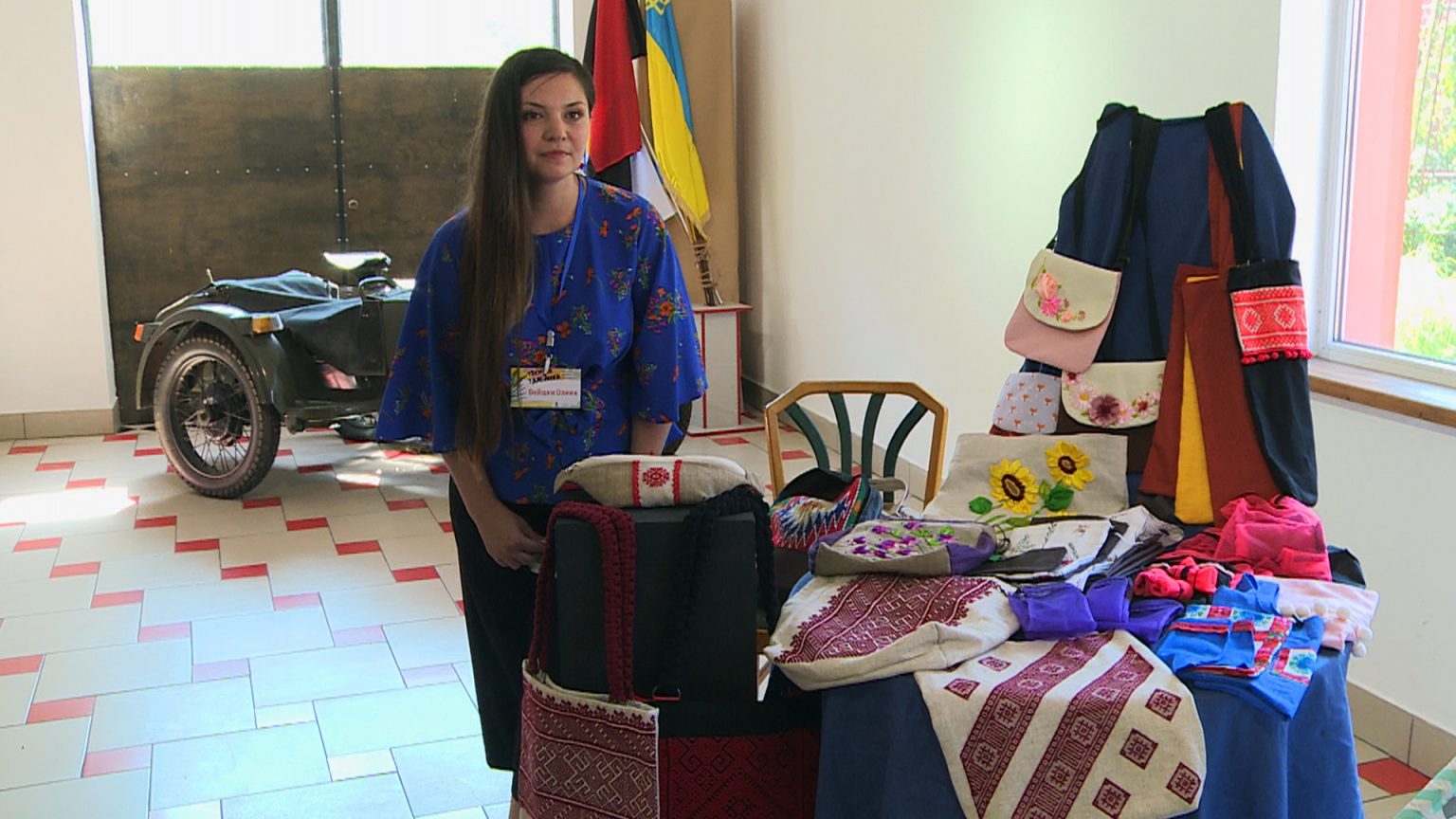 Як прикарпатка виготовляє етношопери та екоторбинки ВІДЕО