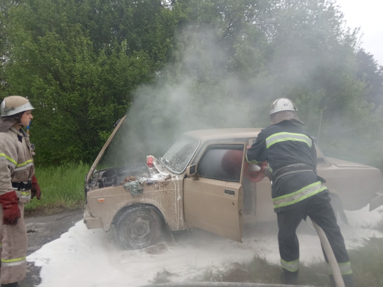 На Прикарпатті загорівся автомобіль