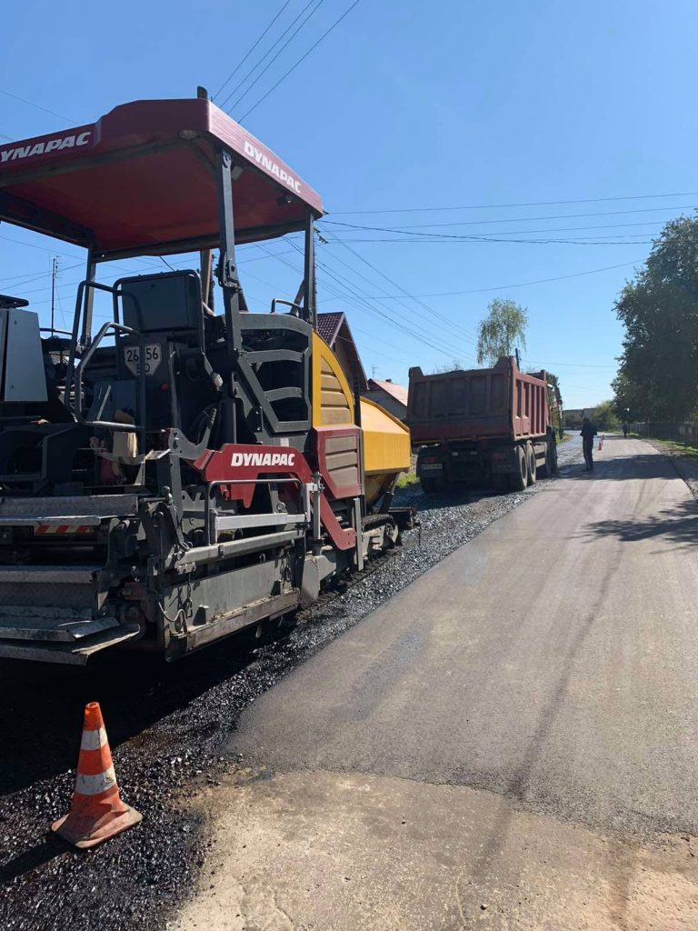 На Коломийщині ремонтують дорогу районного значення ФОТО