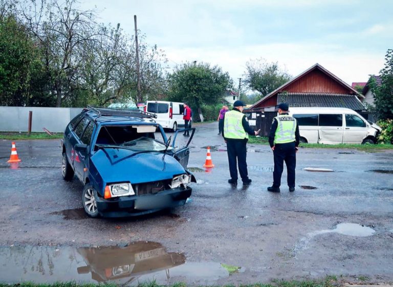 Відомі деталі аварії на Прикарпатті, в якій травмувалась дитина