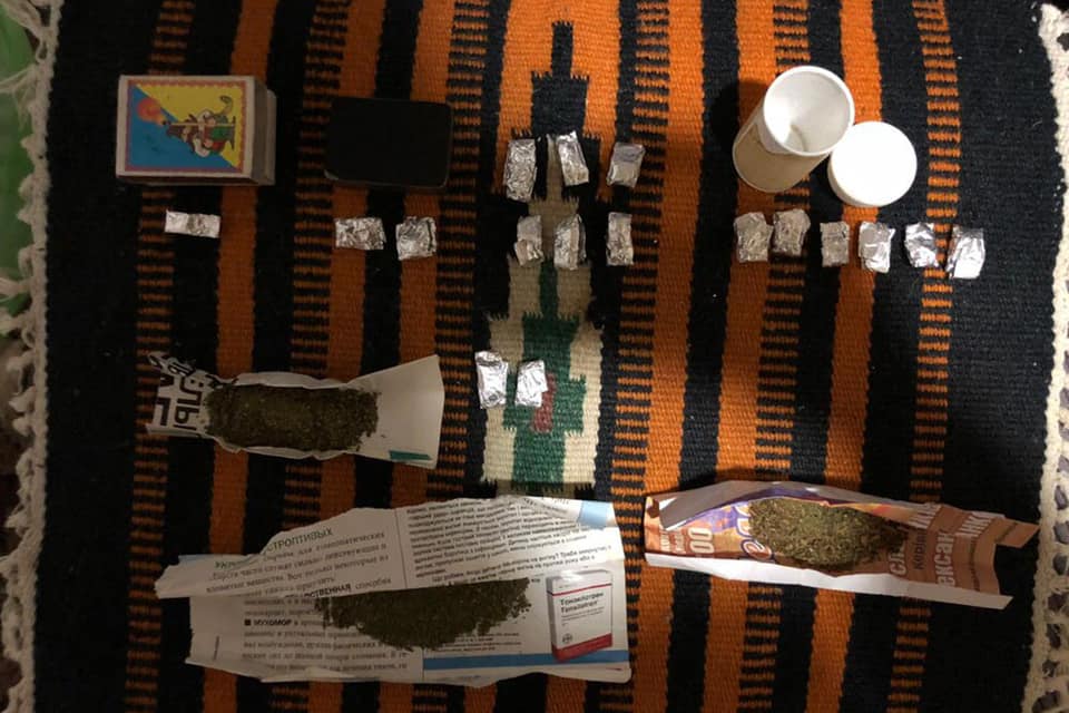 На Франківщині спіймали двох збувачів амфетаміну та марихуани ФОТО