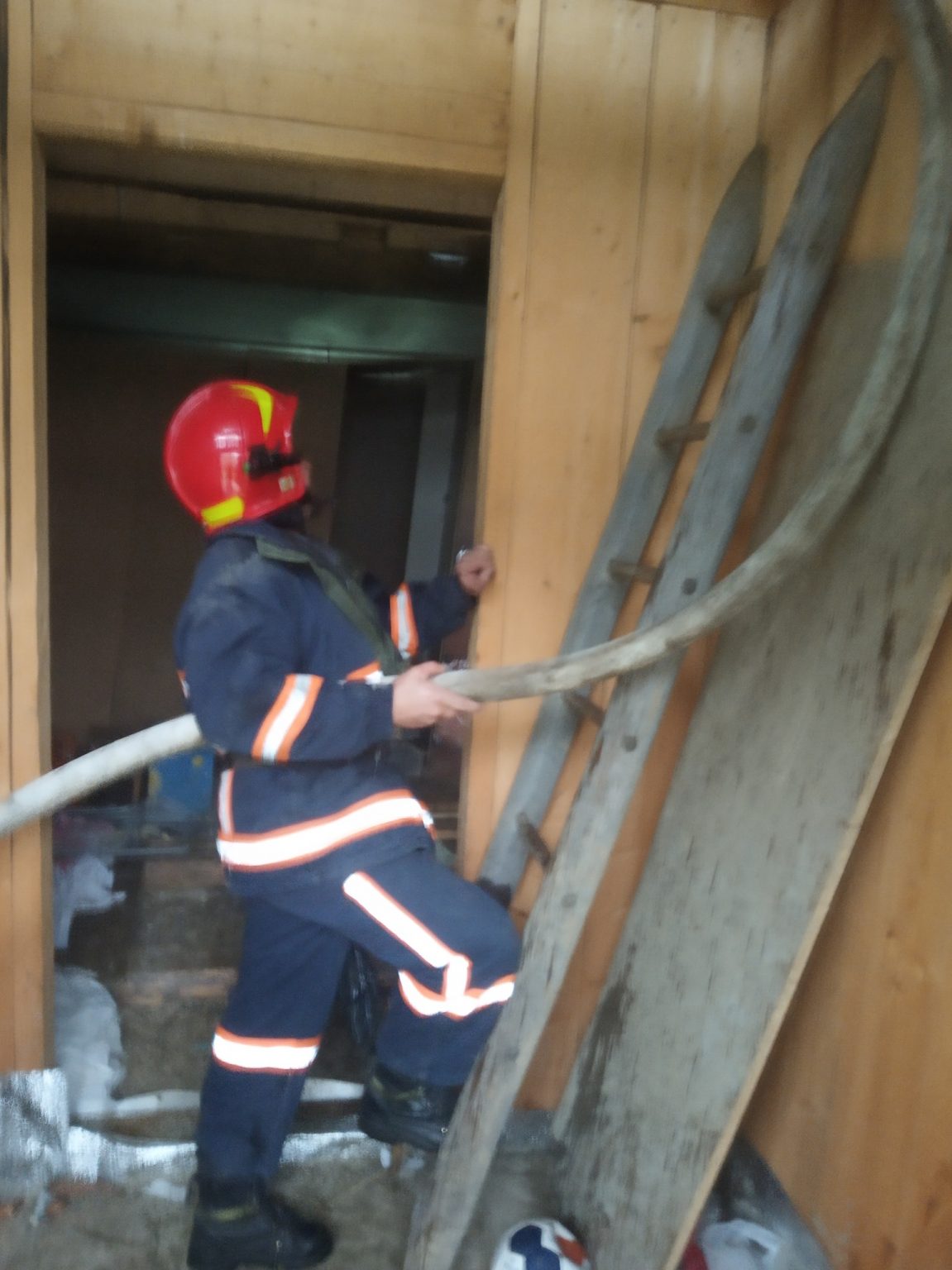 У прикарпатському селі вогнем пошкоджено будинок ФОТО