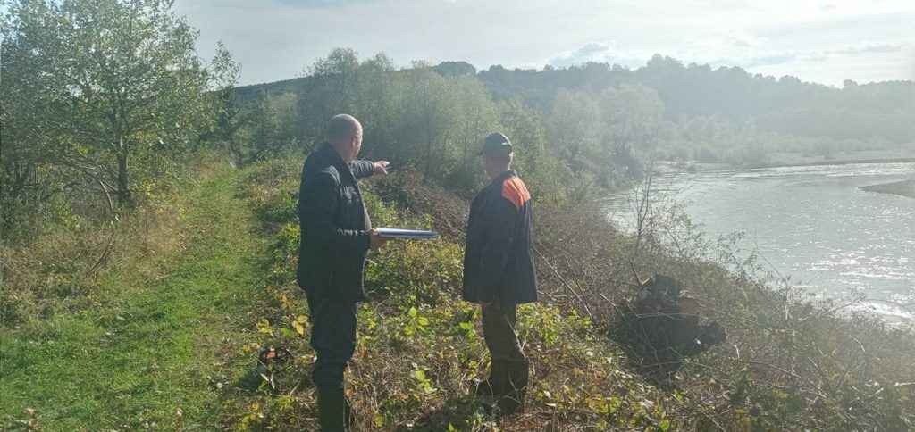 На Прикарпатті в розпалі ремонтно-доглядові роботи на водозахисних спорудах ФОТО