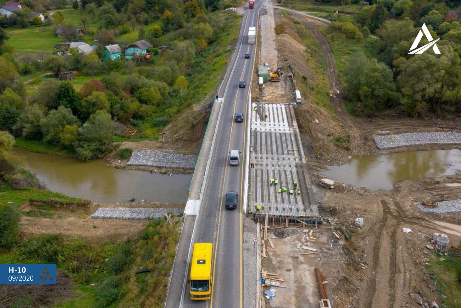 Міст через річку на Калущині закінчать у грудні ФОТО