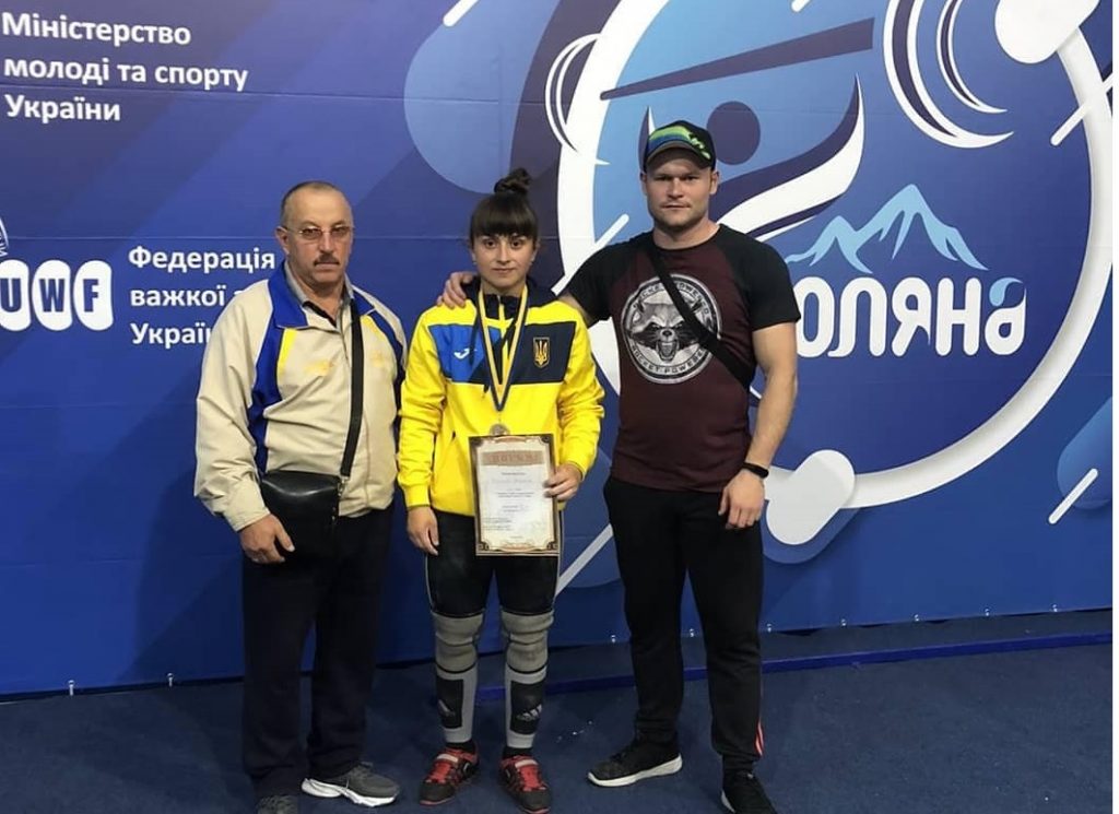 Юна прикарпатка стала чемпіонкою України з важкої атлетики ВІДЕО
