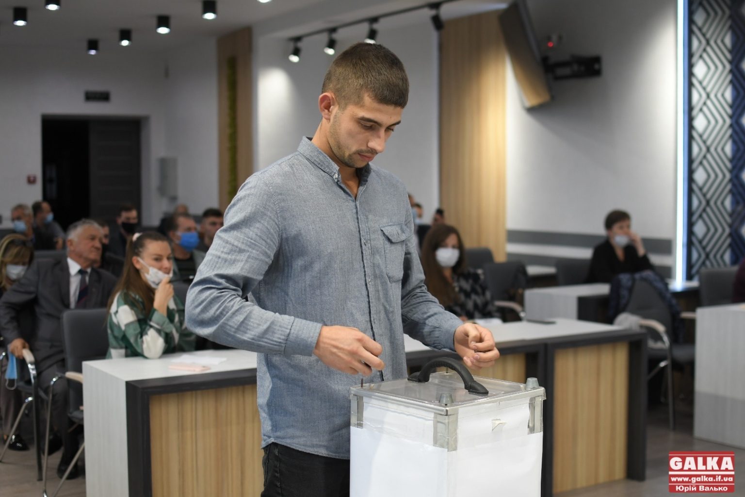 Стали відомі номери партій у бюлетені на виборах до Івано-Франківської міськради