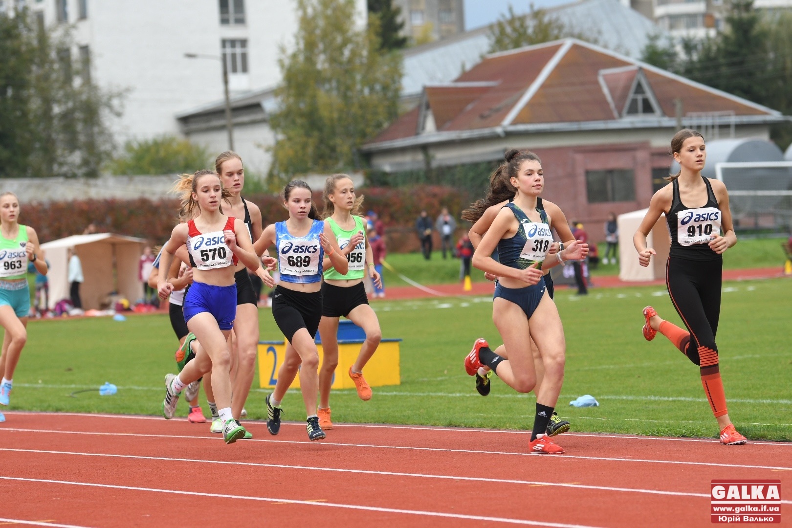 На оновленому франківському стадіоні стартував чемпіонат з легкої атлетики ФОТО