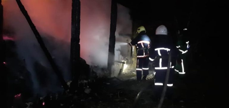 Вогнем знищено господарську споруду на Франківщині ФОТО