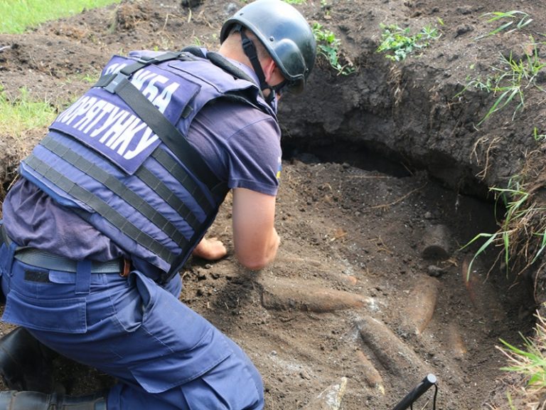 Минулої доби на Прикарпатті знешкодили 3 вибухонебезпечні предмети