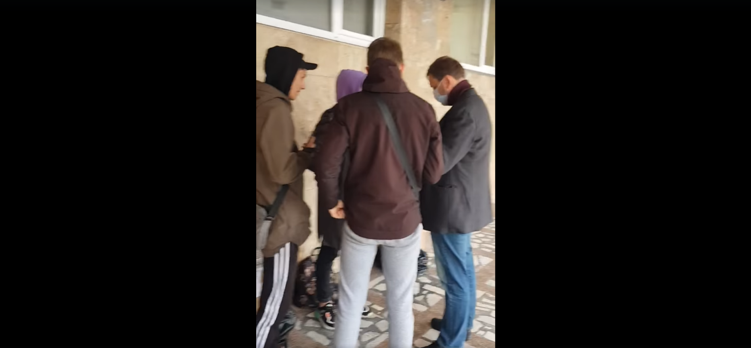 "У Франківську до фейкового опитування Зеленського масово залучають неповнолітніх",-Володимир В'ятрович ВІДЕО