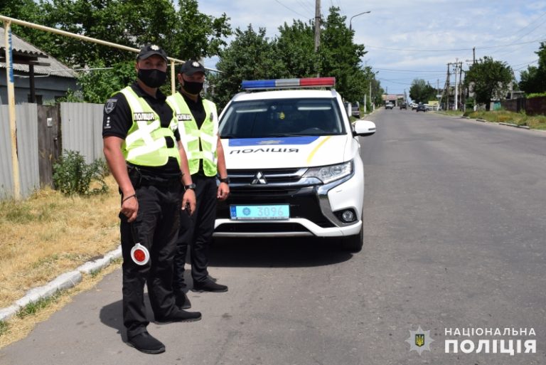 Патрульні обстежують стан прикарпатських доріг ФОТО