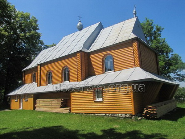 Щороку по церкві. Чому горять дерев’яні скарби Прикарпаття