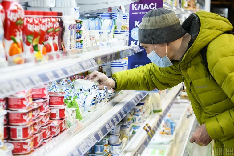 Під час карантину Кабмін регулює ціни на продукти та медтовари