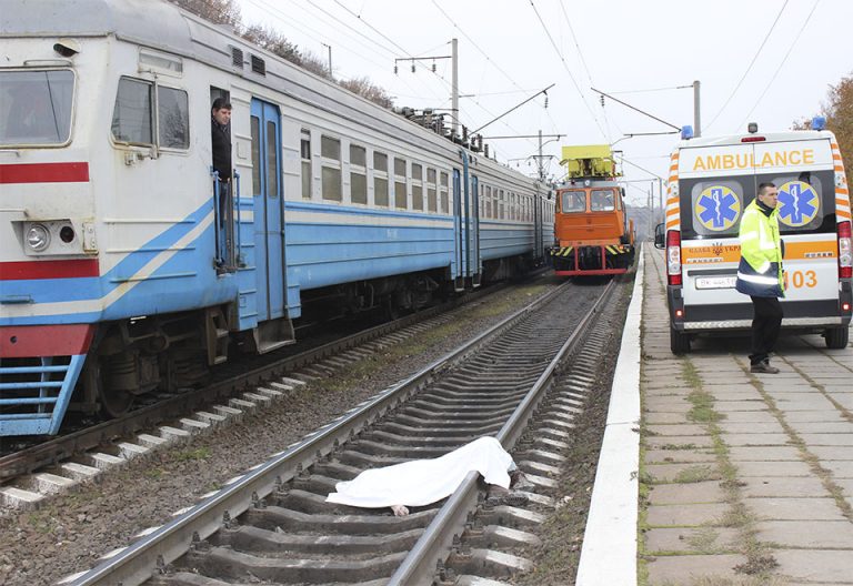 У курортному прикарпатському селі потяг на смерть розчавив чоловіка