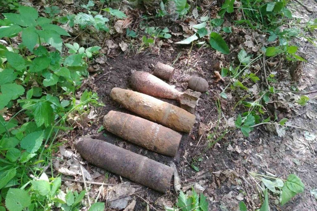 Прикарпатські піротехніки знешкодили 26 вибухонебезпечних предметів