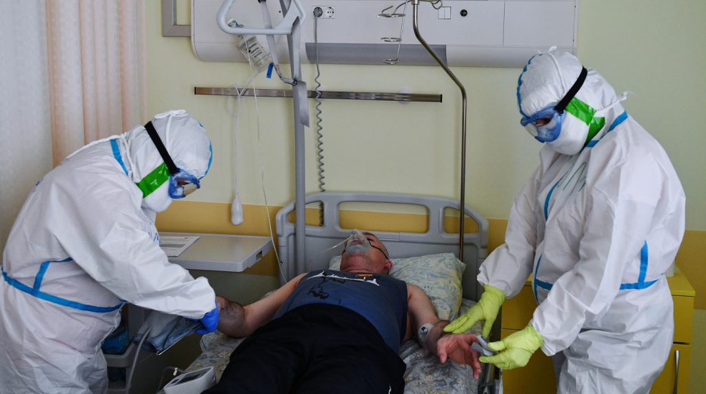 У прикарпатських лікарнях хворими на COVID-19 зайнято 70% ліжок