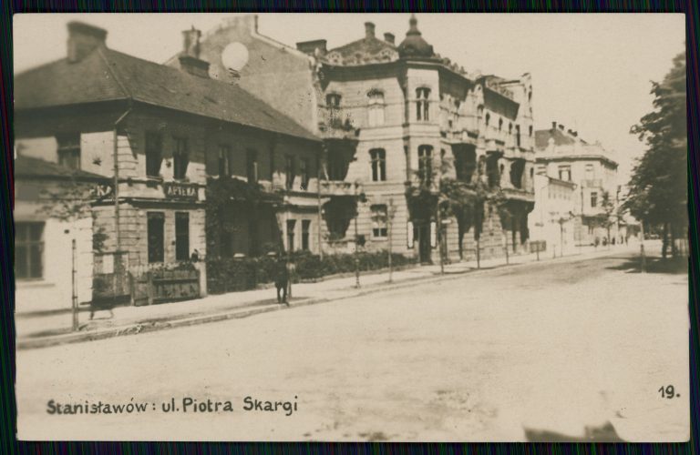 Невідомий фотограф зафіксував деталі непарадного Станиславова ФОТО