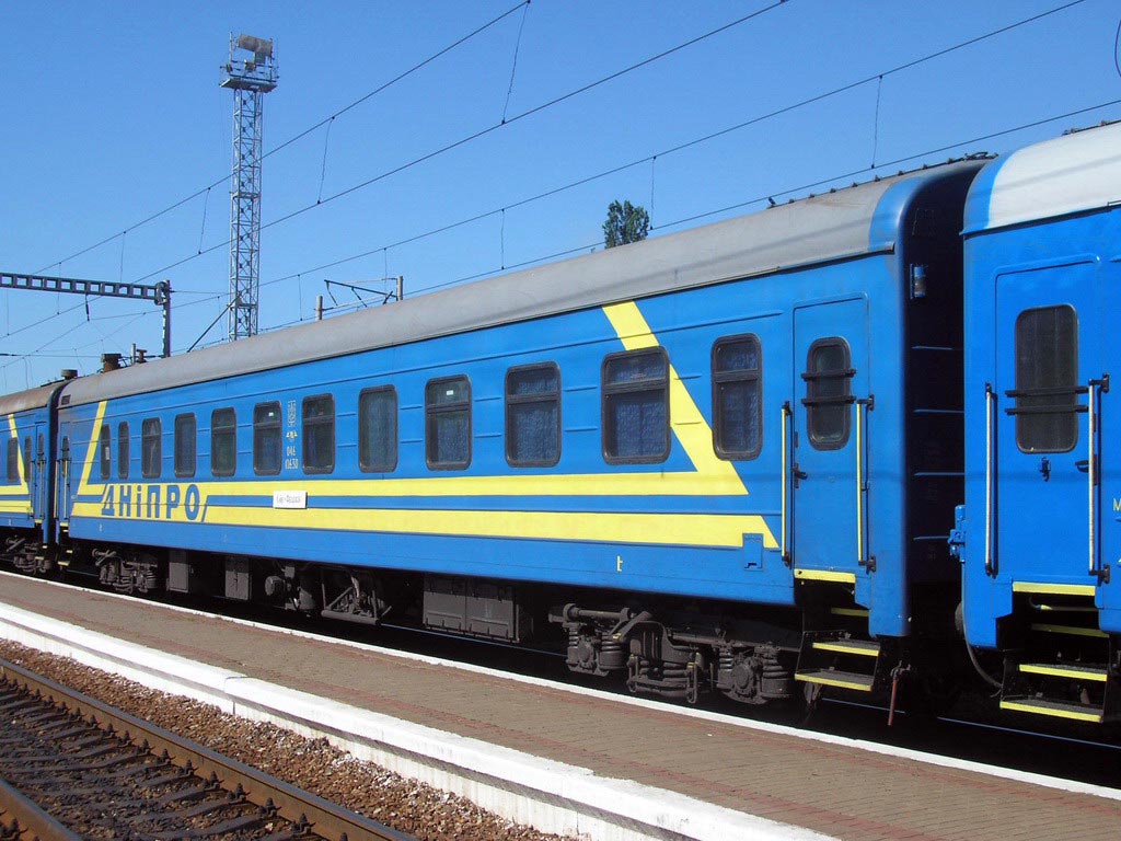 Між Франківськом і Галичем курсуватиме трансфер, аби пасажири могли потрапити на київський поїзд
