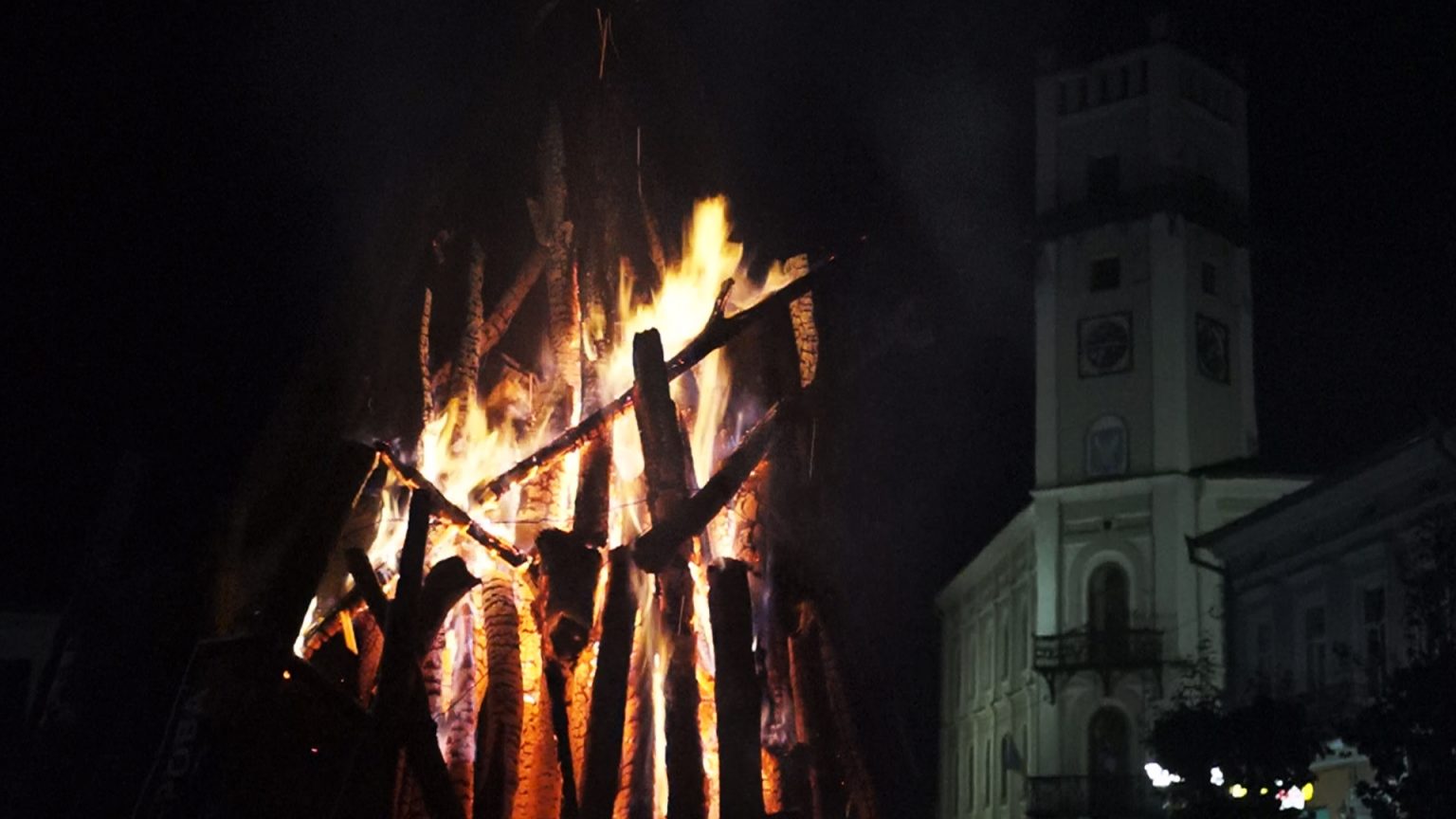 Вулицями Коломиї пройшла смолоскипна хода ВІДЕО