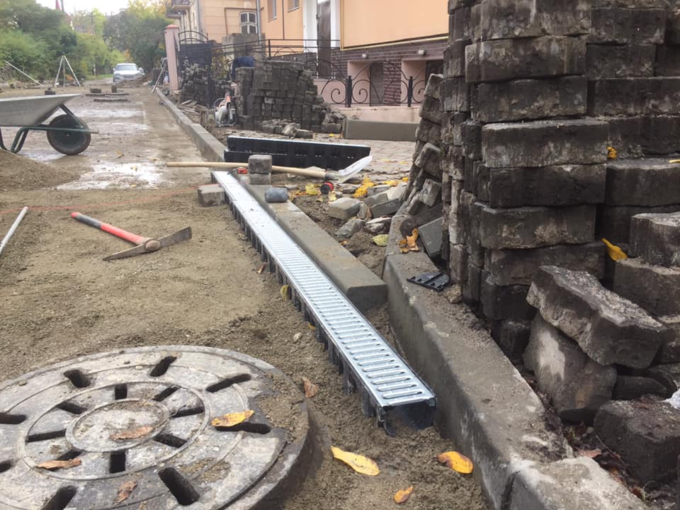 У Франківську учергове розпочали ремонт вулиці Коперника