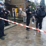 У франківському магазині правоохоронці затримали п'яного чоловіка зі зброєю