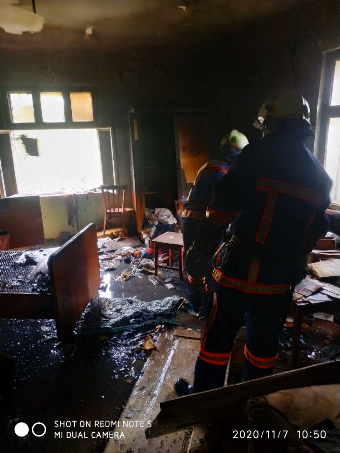 На Франківщині, через куріння, згоріла кімната у житловому будинку