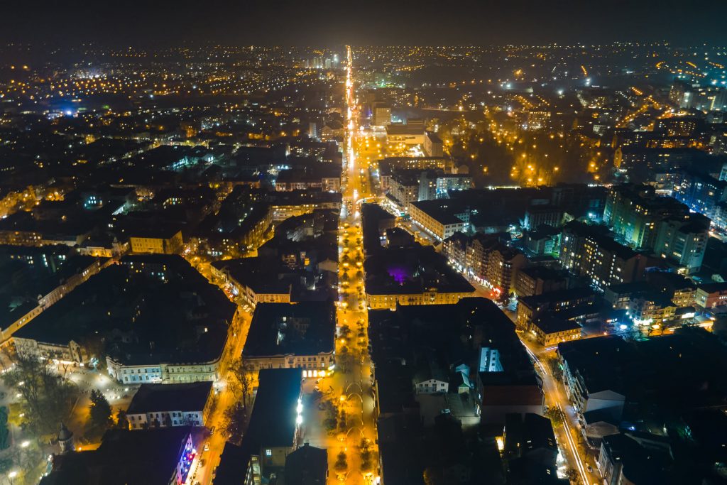 В мережу виклали неймовірно красиві світлини вечірнього Франківська з висоти ФОТОРЕПОРТАЖ