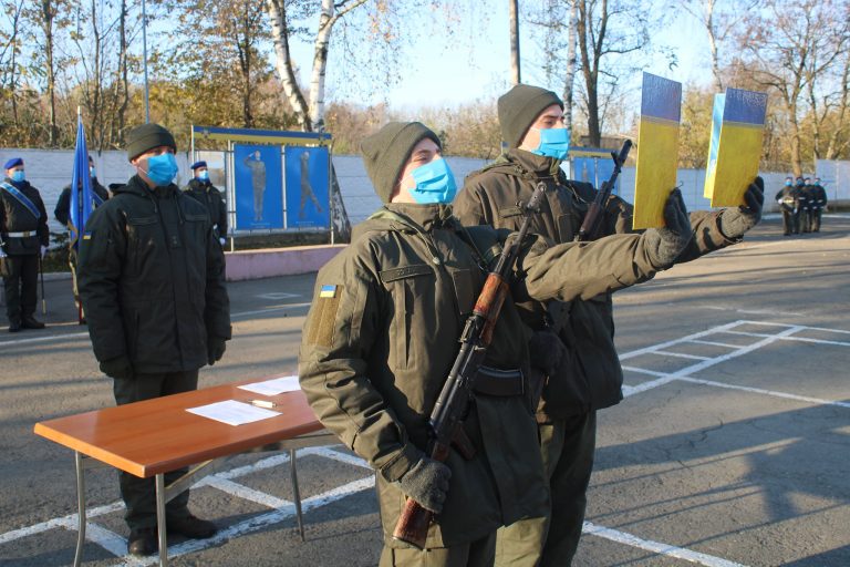 В Івано-Франківську понад 60 нацгвардійців присягнули на вірність українському народу ФОТО