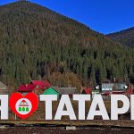У курортному Татарові завершують облаштування громадського простору ФОТО
