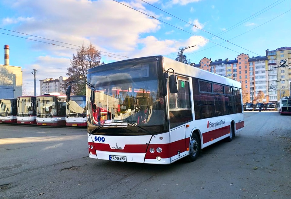 Вулицями Франківська невдовзі курсуватимуть 9 нових автобусів ФОТО